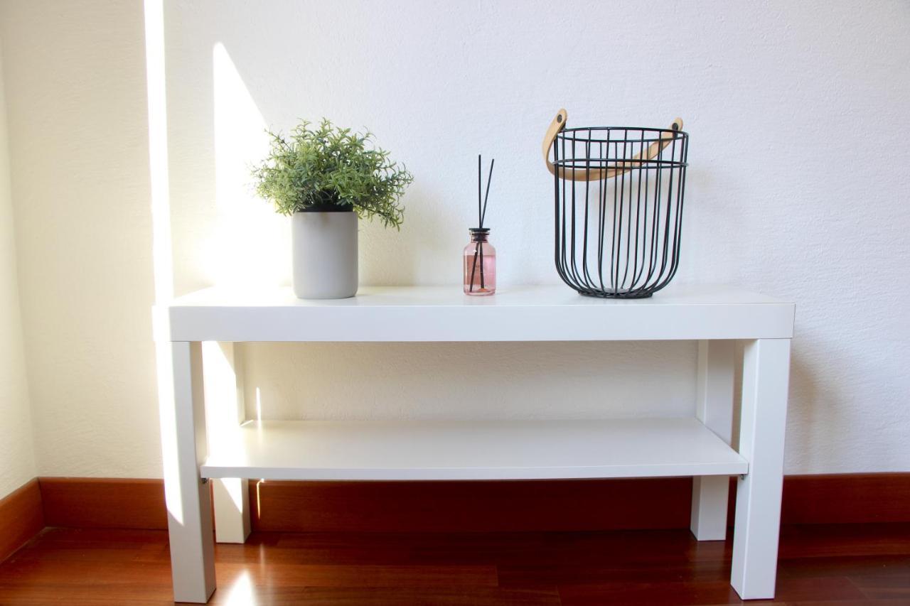 Cozy Apartment With Free Parking & Close To Lake Lugano Buitenkant foto