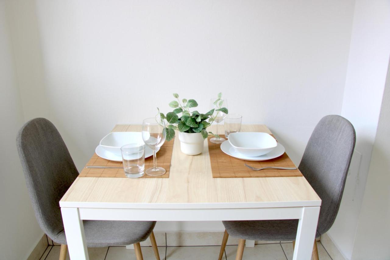 Cozy Apartment With Free Parking & Close To Lake Lugano Buitenkant foto