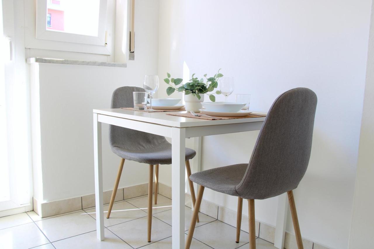 Cozy Apartment With Free Parking & Close To Lake Lugano Buitenkant foto